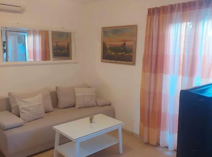 Holiday Apartment Διαμέρισμα *