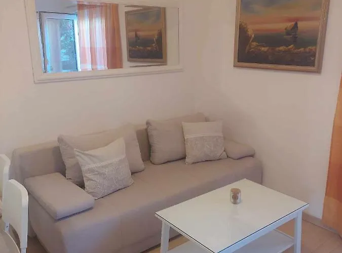 Διαμέρισμα Holiday Apartment